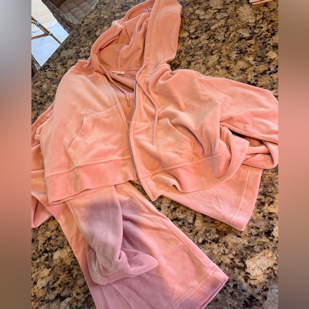 Colsie Pink Velour Cropped Hoodie & Bootcut Pants Set Medium